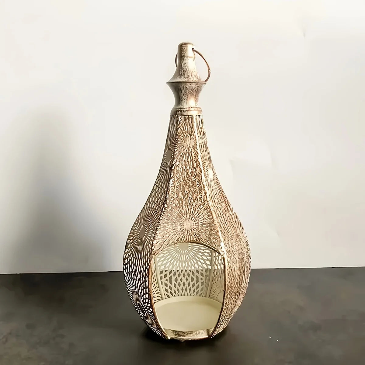 Elegant Metal Lantern Candle Holder - Home Decor Tabletop Lantern,Perfect forNew Year and Celebrations (Excluding Candles)